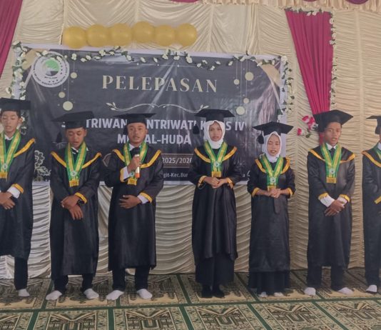 MDT Al-Huda Air Lengit Lepas 9 Santri, Bekali Generasi Muda dengan Ilmu Agama dan Akhlak