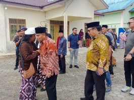 Dukung Pelestarian Tradisi, Mustamin Bakri Hadiri Pawai Budaya dan Grebek Gunungan di Desa Tapau