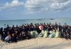 Rawat Pesisir Natuna, Wakajati Kepri dan Kajari Natuna Gelar Aksi Bersih Pantai Teluk Sahi