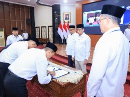 Lantik 10 Pejabat, Menaker Tekankan Penguatan K3 dan Tata Kelola yang Akuntabel
