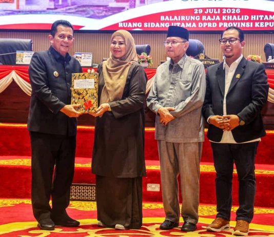 Ranperda Pertanggungjawaban APBD Provinsi Kepri TA 2025 Disahkan Menjadi Perda