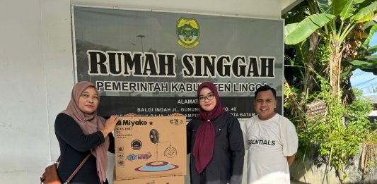 Ketua DPRD Lingga Maya Sari Respons Cepat Kebutuhan Pasien, Serahkan Kipas Angin untuk Rumah Singgah di Batam