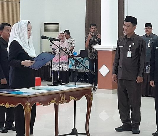 Bupati Cen Sui Lan Lantik Pejabat Administrator, Pengawas, dan Fungsional, Tekankan Integritas dan Inovasi