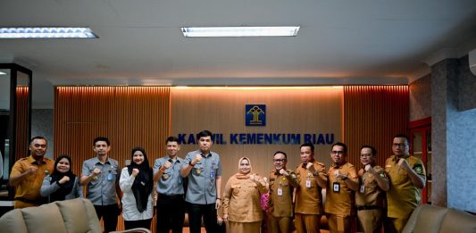 Bupati Bengkalis Raih Penghargaan Pengelolaan JDIHN Terbaik Kedua Tingkat Provinsi Riau