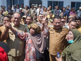 Masyarakat Bandar Pulau Demo Tuntut Perbaikan Jalan, Bupati Asahan Temui Massa dan Janji Tindak Lanjuti