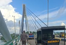 Patroli Gabungan Tertibkan Parkir di Jembatan Barelang