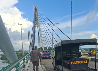 Patroli Gabungan Tertibkan Parkir di Jembatan Barelang