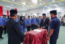 Bupati Al-Farlaky Lantik 45 Kepala Sekolah
