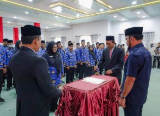 Bupati Al-Farlaky Lantik 45 Kepala Sekolah