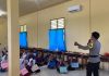 Tanamkan Kesadaran Sejak Dini, Bhabinkamtibmas Polsek Serasan Sosialisasikan Bahaya NAPZA dan Bullying