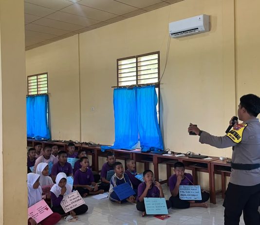 Tanamkan Kesadaran Sejak Dini, Bhabinkamtibmas Polsek Serasan Sosialisasikan Bahaya NAPZA dan Bullying