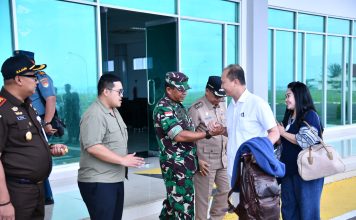 Danlanud Raden Sadjad Antar Keberangkatan Danlanal Ranai ke Tempat Tugas Baru