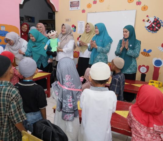 Tumbuhkan Minat Baca Sejak Dini, Ketua TP PKK Asahan Kunjungi PAUD Sentang