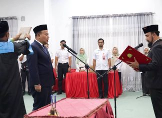 Bupati Al- Farlaky Lantik T. Reza Rizki Pj.Sekda Atim