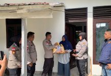 Polsek Bunguran Timur Gelar Jumat Berbagi dan Kunjungan Warakawuri, Wujud Kepedulian kepada Keluarga Purnabakti Polri