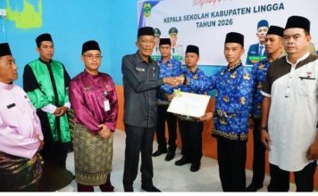 Perkuat Sektor Pendidikan, Sekda Lingga H Armia Lantik 4 Kepala Sekolah