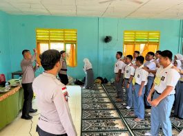 Lewat MPLS, Bhabinkamtibmas Serasan Timur Edukasi Pelajar Tentang Bullying dan Kenakalan Remaja