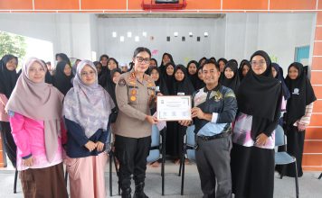 Kabid Humas Polda Kepri Edukasi Pelajar Nizam Al-Mulk tentang Karakter, Disiplin, dan Kesadaran Hukum