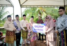 Bupati Bengkalis Serahkan Bantuan Untuk Korban Puting Beliung di Desa Api-Api, Tegaskan Pemerintah Hadir Di Tengah Masyarakat