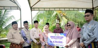 Bupati Bengkalis Serahkan Bantuan Untuk Korban Puting Beliung di Desa Api-Api, Tegaskan Pemerintah Hadir Di Tengah Masyarakat