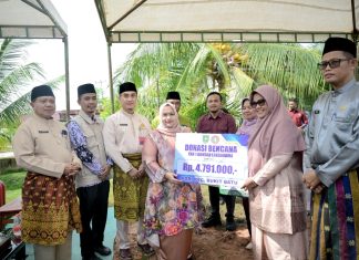 Bupati Bengkalis Serahkan Bantuan Untuk Korban Puting Beliung di Desa Api-Api, Tegaskan Pemerintah Hadir Di Tengah Masyarakat
