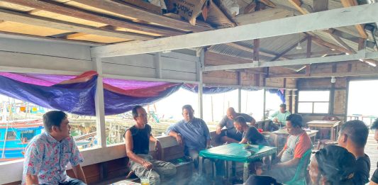 Satintelkam Polres Natuna Perkuat Kemitraan dengan Nelayan Desa Tanjung melalui Jumat Curhat dan Berkah