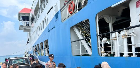 Polres Natuna Pastikan Keamanan Penumpang KMP Bahtera Nusantara 03