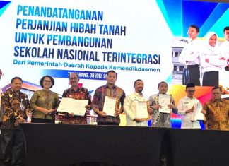 Tandatangani Hibah Tanah, Buton Tengah Resmi Masuk 17 Daerah Penerima Program Sekolah Nasional Terintegrasi