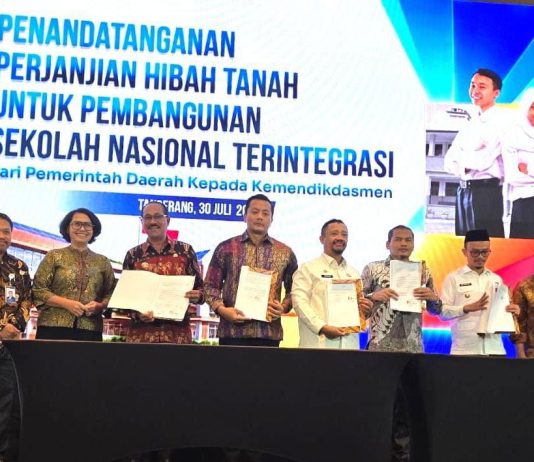 Tandatangani Hibah Tanah, Buton Tengah Resmi Masuk 17 Daerah Penerima Program Sekolah Nasional Terintegrasi