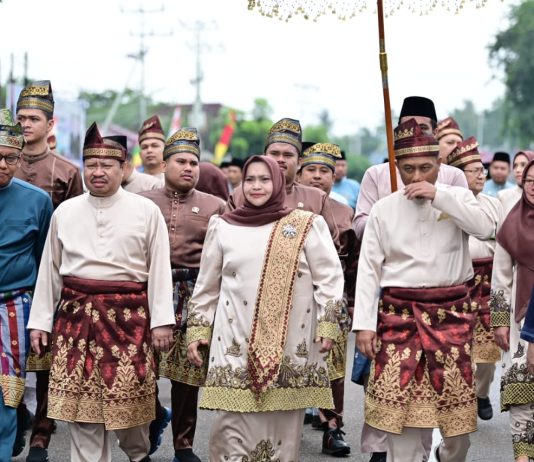 Puncak Hari Jadi Ke-514 Bengkalis Diawali Arak-arakan Adat Menuju Sidang Paripurna Istimewa