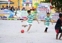 Sekda Lingga Buka Turnamen Sepak Bola Pantai Sapar Cup I, Wadah Pembinaan Atlet Usia Dini