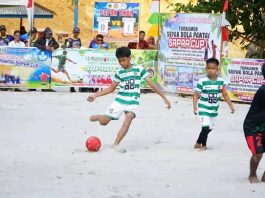 Sekda Lingga Buka Turnamen Sepak Bola Pantai Sapar Cup I, Wadah Pembinaan Atlet Usia Dini