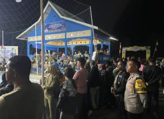 Hingga Dini Hari, Polsek Bunguran Timur Hadir Mengawal Semangat Sportivitas di Open Turnamen HUT ke-108 Desa Kelanga