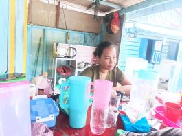 Rumah Warisan Orang Tua Roboh ke Laut, Nora Hanya Bisa Menatap Puing dan Memikirkan Masa Depan Dua Anaknya