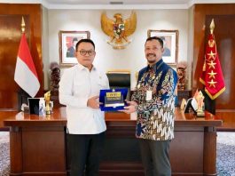 Temui Kepala KSP Dudung Abdul Rahman, Bupati Azhari Usulkan Trans Marine dan Undang Presiden ke Buton Tengah