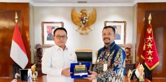 Temui Kepala KSP Dudung Abdul Rahman, Bupati Azhari Usulkan Trans Marine dan Undang Presiden ke Buton Tengah