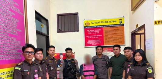 Kejari Natuna Tahan Kades Selaut Nonaktif, Diduga Rugikan Negara Rp533 Juta