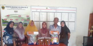 209 KPM Desa Pena’ah Terima Bantuan Pangan, Beras dan Minyak Goreng untuk Ringankan Beban Warga