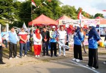 Sekda Lingga Lepas Lomba Gerak Jalan, Hidupkan Kembali Tradisi Perayaan HUT Kemerdekaan