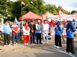 Sekda Lingga Lepas Lomba Gerak Jalan, Hidupkan Kembali Tradisi Perayaan HUT Kemerdekaan