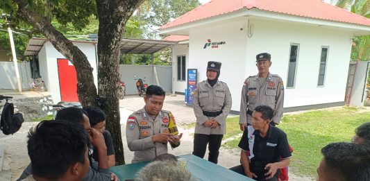 Sambangi Warga, Bhabinkamtibmas Ranai Darat Ajak Masyarakat Bersama Jaga Kamtibmas