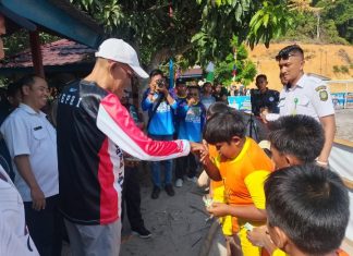 Ditutup Sekda, SDN 014 Singkep Raih Juara Turnamen Sepak Bola Pantai Tingkat SD se-Lingga