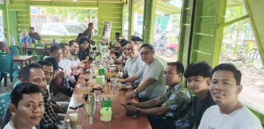 Secangkir Kopi, Sejuta Aspirasi: Tiga Legislator Kepri Menyapa Media di Natuna