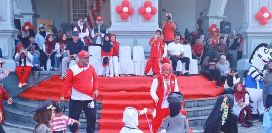 Semangat Kemerdekaan Warnai Karnaval Budaya, Puluhan Sekolah Unjuk Kreativitas di Rumah Rakyat
