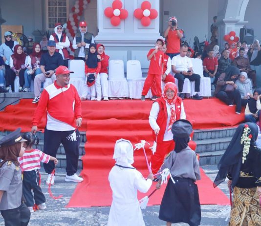 Semangat Kemerdekaan Warnai Karnaval Budaya, Puluhan Sekolah Unjuk Kreativitas di Rumah Rakyat