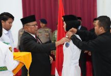 Kukuhkan 72 Paskibraka, Bupati Adios Pesan Jaga Amanah dan Disiplin