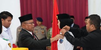 Kukuhkan 72 Paskibraka, Bupati Adios Pesan Jaga Amanah dan Disiplin