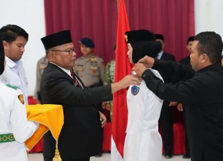 Kukuhkan 72 Paskibraka, Bupati Adios Pesan Jaga Amanah dan Disiplin