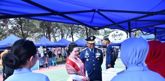 Danlanud RSA Kunjungi Pasar Minggu Ria, Dorong Semangat UMKM Natuna di HUT ke-81 RI