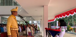Komjen Pol. Makhruzi Rahman Pimpin Upacara HUT ke-81 RI di PLBN Serasan, Merah Putih Berkibar di Perbatasan Negeri